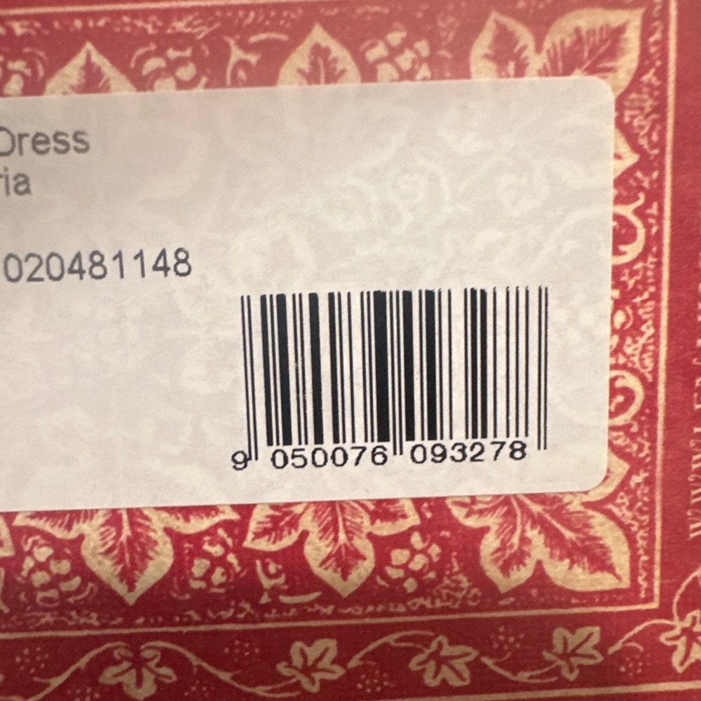 Dress - Picture 8 of 8